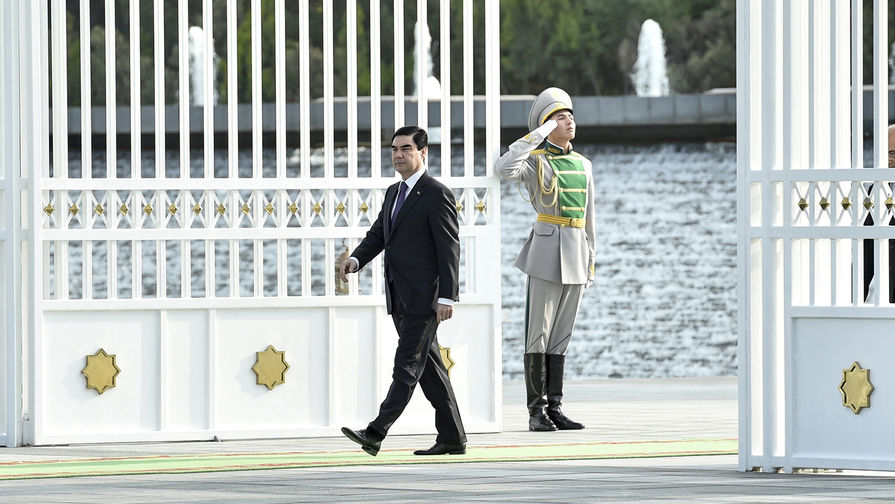 Президент Туркмении Гурбангулы Бердымухамедов перед&nbsp;встречей с&nbsp;президентом Украины Петром Порошенко в&nbsp;Ашхабаде, 2015&nbsp;год