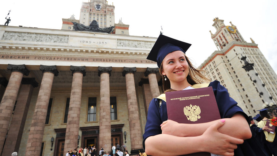Россияне оценили важность высшего образования для построения карьеры
