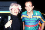 Энди Уорхол и художник Кит Харинг на вечеринке в честь дня рождения Мика Джаггера, 1985 год