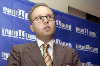 До 2012 года Андрей Муров занимал различные должности в аэропорту Пулково