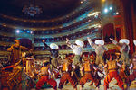 Выступление Государственного ансамбля народного танца под управлением Игоря Моисеева на сцене Большого театра, 2004 год