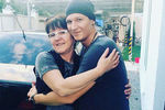 Фотография с личной страницы Сергея Бондаренко с мамой