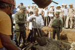 Фидель Кастро и секретарь ЦК КПСС Николай Рыжков на строительстве никелевого завода в Республике Куба, 1984 год