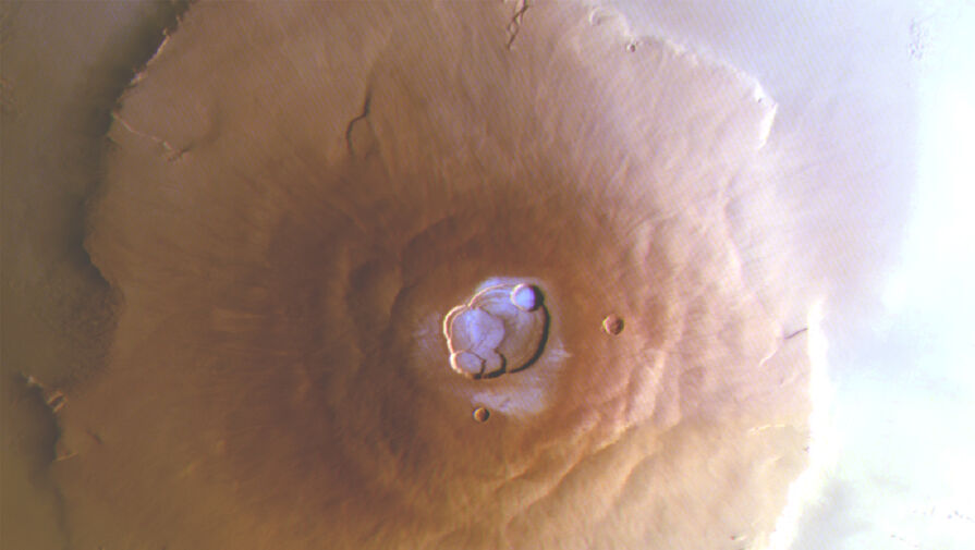 Ученые впервые нашли водяной лед на экваторе Марса