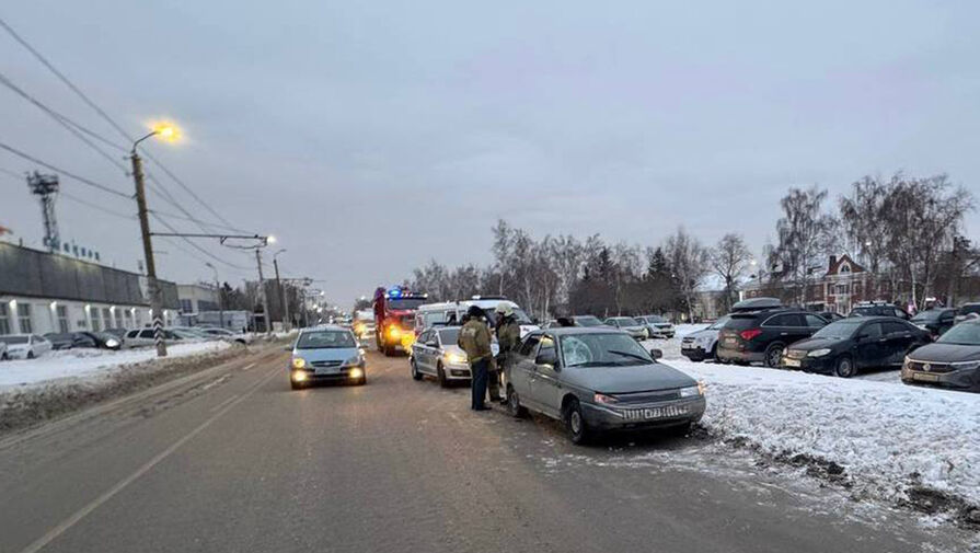 В Омске водитель автомобиля совершил наезд на трех детей