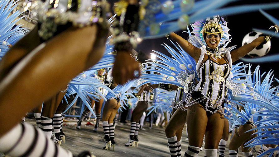 Карнавал в бразильском Рио-де-Жанейро, февраль 2016 года