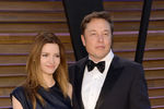 Илон Маск со своей бывшей женой британской актрисой Талулой Рэй на вечеринке Vanity Fair Oscar Party, 2014 год