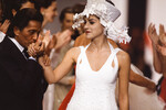Актриса Шэрон Стоун и дизайнер Валентино Гаравани во время показа в Париже, 1993 год