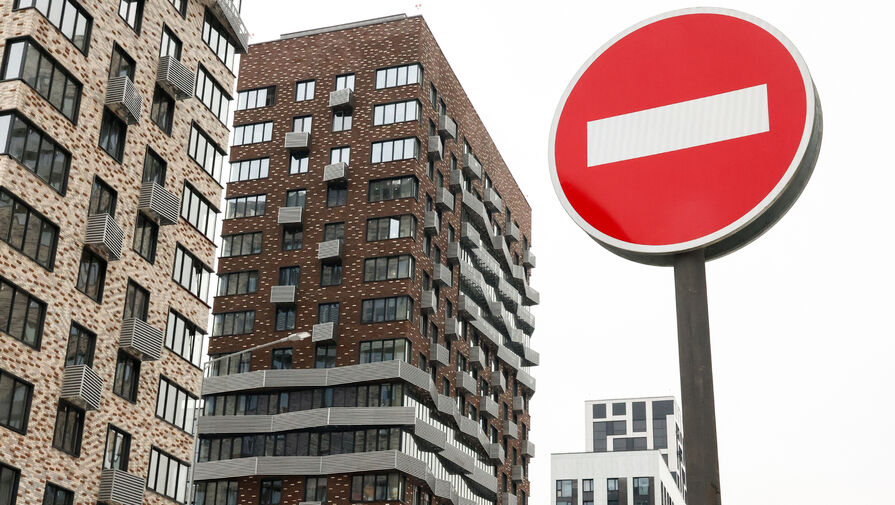 "Будут брать потребкредит и микрозайм". Чем опасно повышение первого взноса по льготной ипотеке