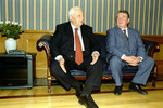 Министр энергетики и национальных ресурсов Израиля Ариэл Шарон и председатель правления РАО «Газпром» Рем Вяхирев на встрече в 1997 году