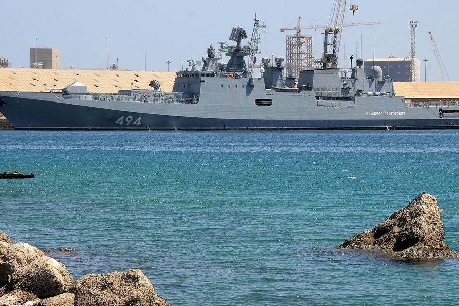 Российский боевой корабль «Адмирал Григорович» в Порт-Судане, 5 марта 2021 года 