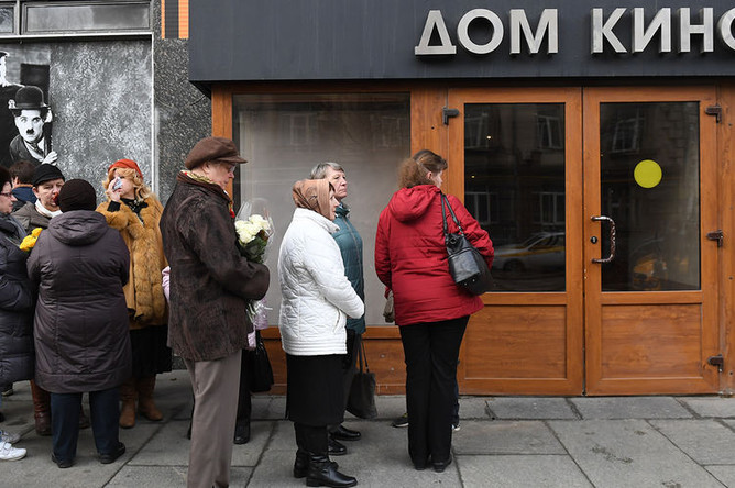 Перед церемонией прощания с режиссером Георгием Данелией в Доме кино, 9 апреля 2019 года