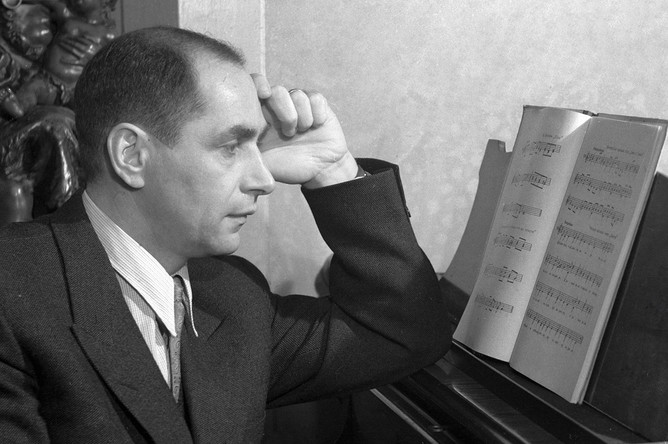 Игорь Моисеев, танцовщик, балетмейстер, хореограф, балетный педагог. Народный артист СССР. В 1937 году создал первый в стране профессиональный ансамбль народного танца (Ансамбль народного танца СССР), 1952 год