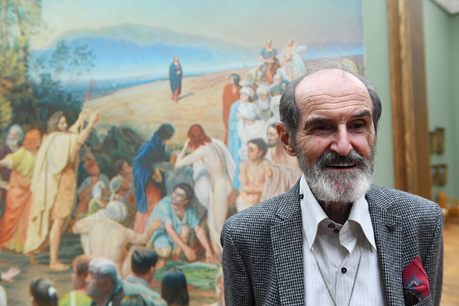 Художник Эрик Булатов во время передачи картины &laquo;Картина и зрители&raquo; Третьяковской галерее, Москва, 2017&nbsp;год