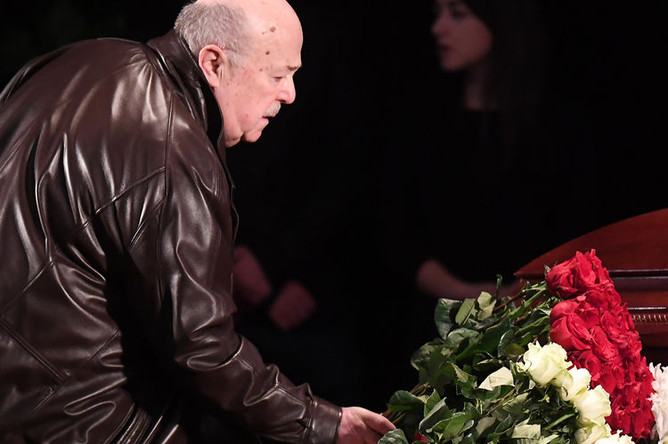 Председатель Союза театральных деятелей РФ Александр Калягин на церемонии прощания с артистом в Большом зале Клуба писателей Центрального Дома литераторов, 4 октября 2018 года