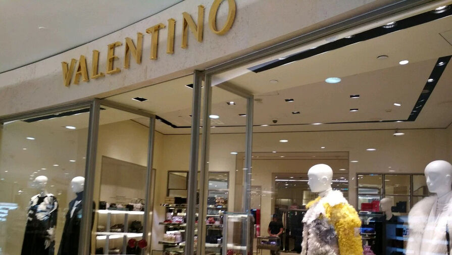 Неизвестный вынес сумку за 2 млн рублей из бутика Valentino в центре Москвы