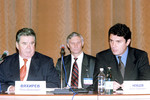 Глава РАО «Газпром» Рем Вяхирев и вице-премьер правительства РФ Борис Немцов на встрече в 1998 году