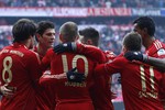 «Бавария» празднует свой первый гол в матче, автором которого стал Арьен Роббен