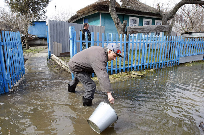 МЧС борется с паводками, в Кемеровской области началась эвакуация людей