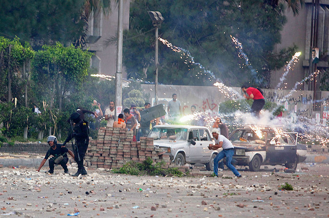 «Братья-мусульмане» заявили о том, что в ходе массовых беспорядков в Каире погибли не менее 120 человек