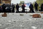 При столкновениях в Балтиморе ранены 15 полицейских