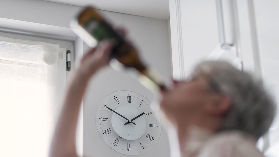 Алкоголизм ускоряет биологическое старение, доказали ученые