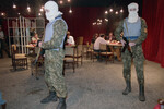 Наряд милиции во время проверки казино «Валери» в Москве, 1992 год