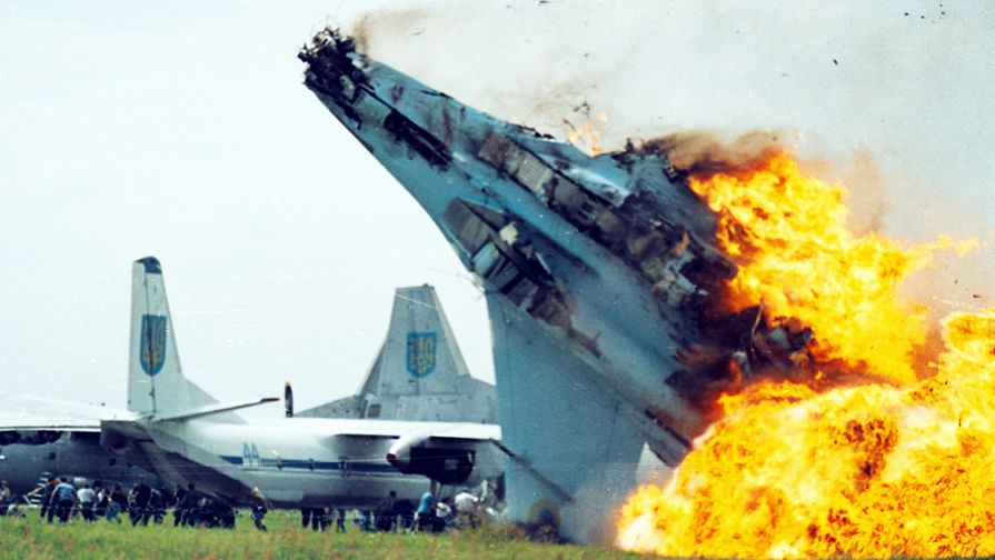 Момент крушения истребителя Су-27УБ на&nbsp;авиашоу во Львове, 27&nbsp;июля 2002&nbsp;года