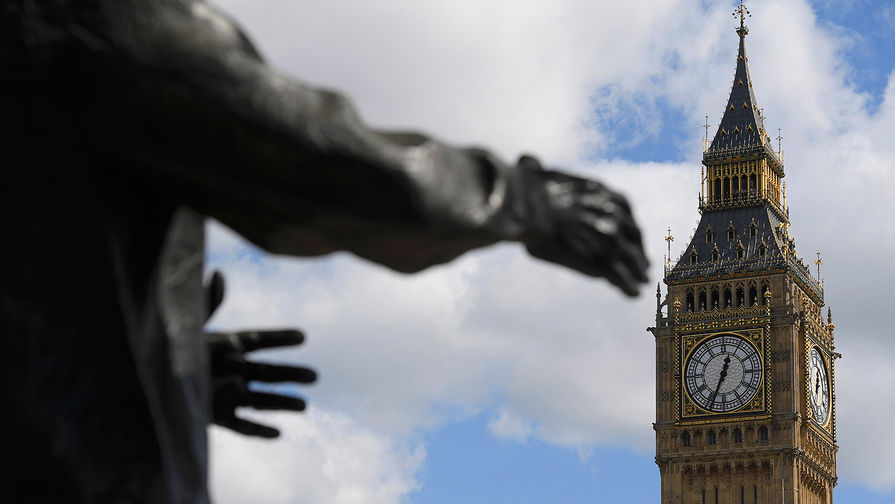 Статуя Уинстона Черчилля на Парламентской площади Лондона, 18 апреля 2017 года