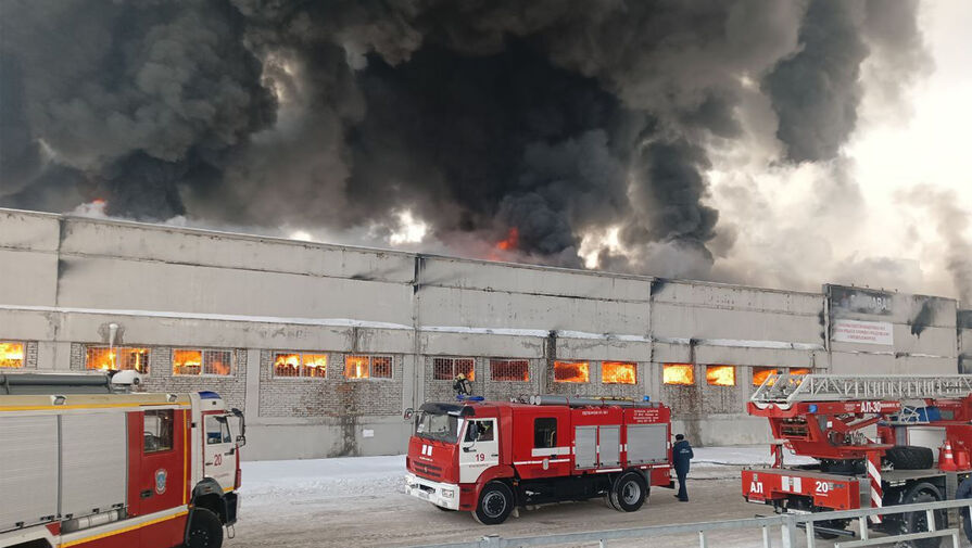 Пожар на складе завода Бирюса ликвидировали на площади 13,2 тысячи квадратных метров