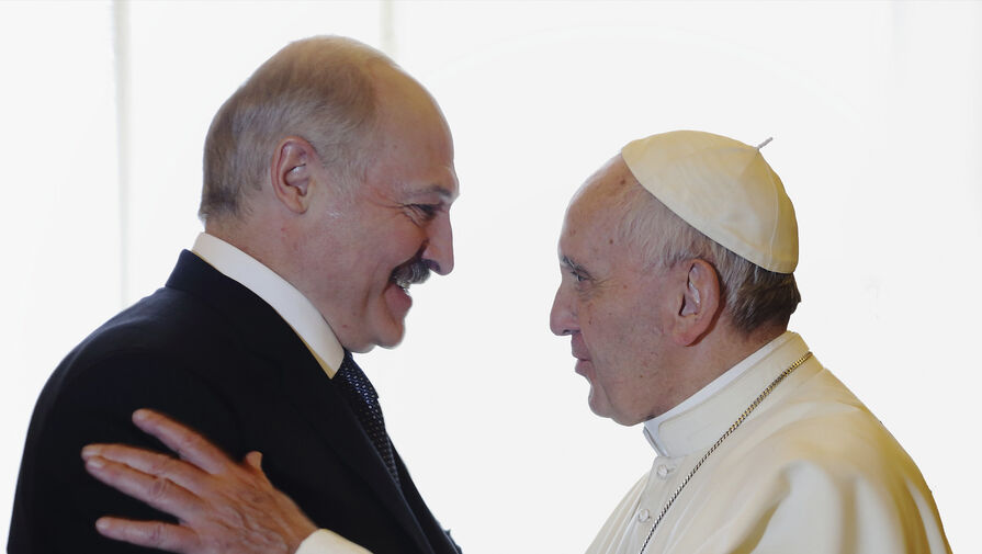 Лукашенко поблагодарил папу Римского за молитвы за Белоруссию
