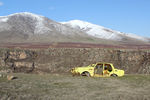 Кузов автомобиля «Москвич», брошенный у подножия горы Ара-Лер