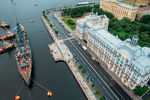 Корабль-музей крейсер первого ранга «Аврора» прибыл на постоянную стоянку у Петроградской набережной в Санкт-Петербурге