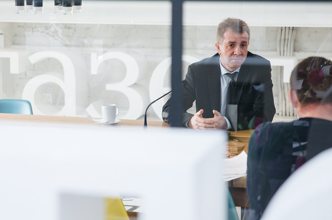 Заместитель директора ФСИН, генерал-майор внутренней службы Валерий Максименко во время интервью в редакции «Газеты.Ru», 9 марта 2017 года