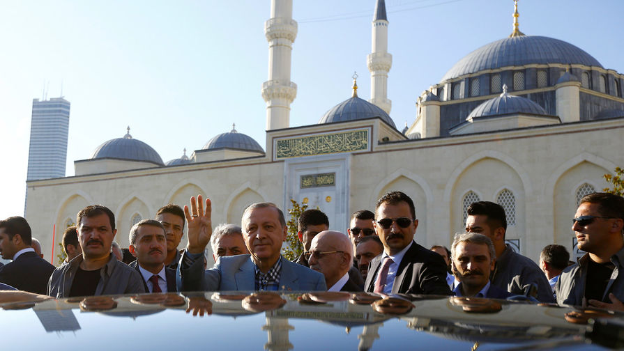 Эрдоган упал в обморок на утренней молитве в мечети - Газета.Ru