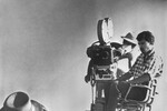 Лариса Шепитько во время съемок кинофильма «Зной» по повести Ч.Айтматова «Верблюжий глаз», 1964 год