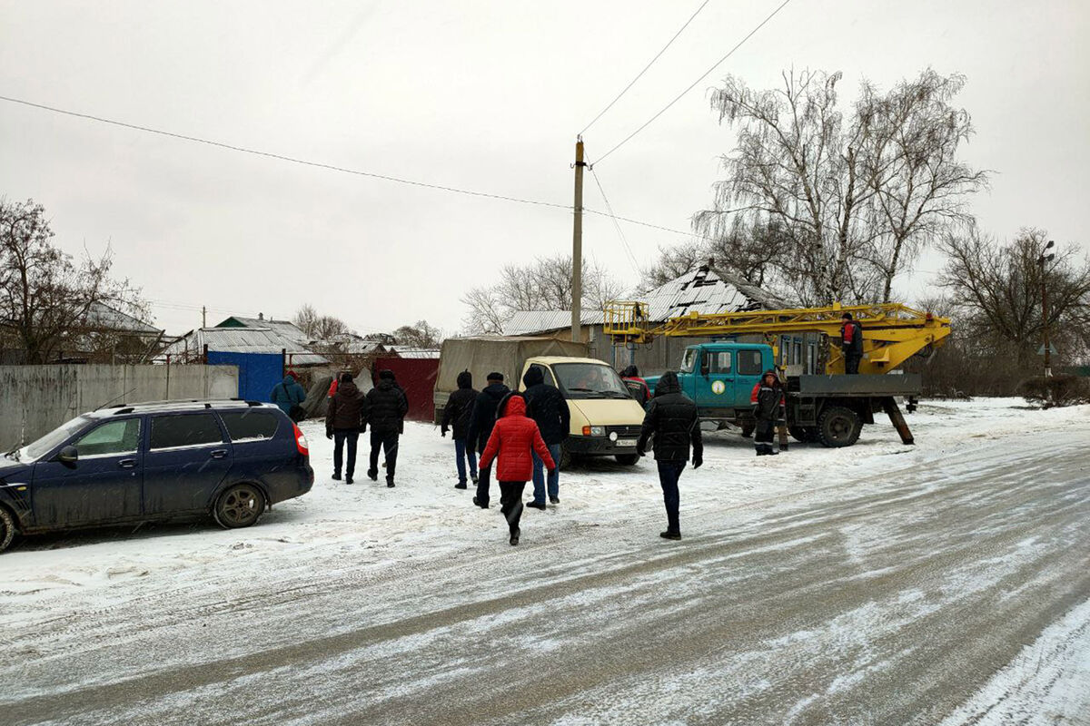 В поселке в Воронежской области ввели режим ЧС после падения боеприпаса -  Газета.Ru | Новости