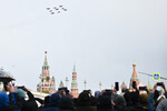 Строй «кубинский бриллиант» из истребителей МиГ-29 и Су-30СМ пилотажных групп «Русские витязи» и «Стрижи» на воздушной части военного парада на Красной площади в честь 79-летия Победы в Великой Отечественной войне, 9 мая 2024 года