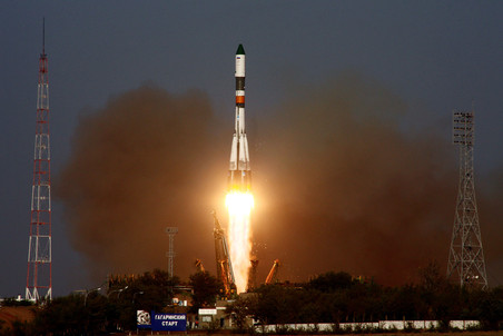 Запуск ракеты-носителя «Союз-У» с космическим грузовым кораблем «Прогресс М-12М»