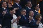 (Слева направо) президент Азербайджана Ильхам Алиев, глава МОК Томас Бах и президент России Владимир Путин