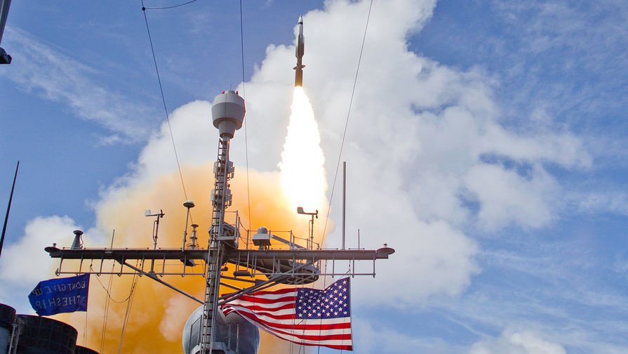 Запуск ракеты SM-3 с крейсера ВМС США USS Lake Erie близ Гавайев, 2013 год