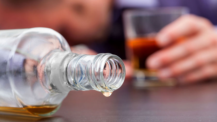 В Приморье двое пьяных россиян до смерти избили знакомого и продолжили выпивать
