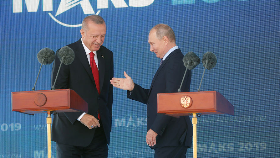 Президент России Владимир Путин и президент Турции Реджеп Тайип Эрдоган на авиасалоне МАКС в подмосковном Жуковском, 27 августа 2019 года