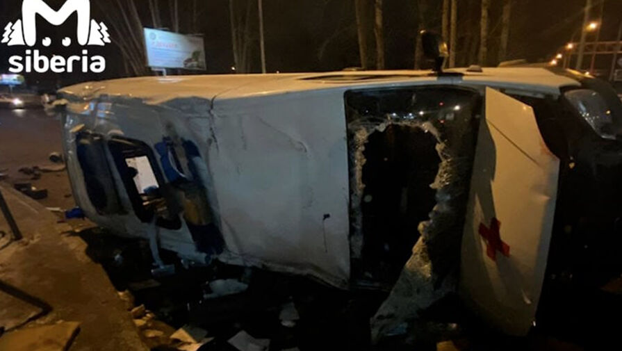 В Новосибирске в ДТП с участием скорой пострадали шесть человек