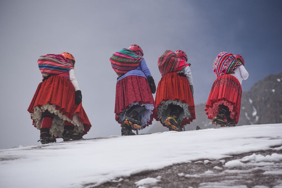Альпинистки совершают восхождение на&nbsp;гору Уайна-Потоси в&nbsp;районе Эль-Альто, Боливия, 6&nbsp;марта 2024&nbsp;года