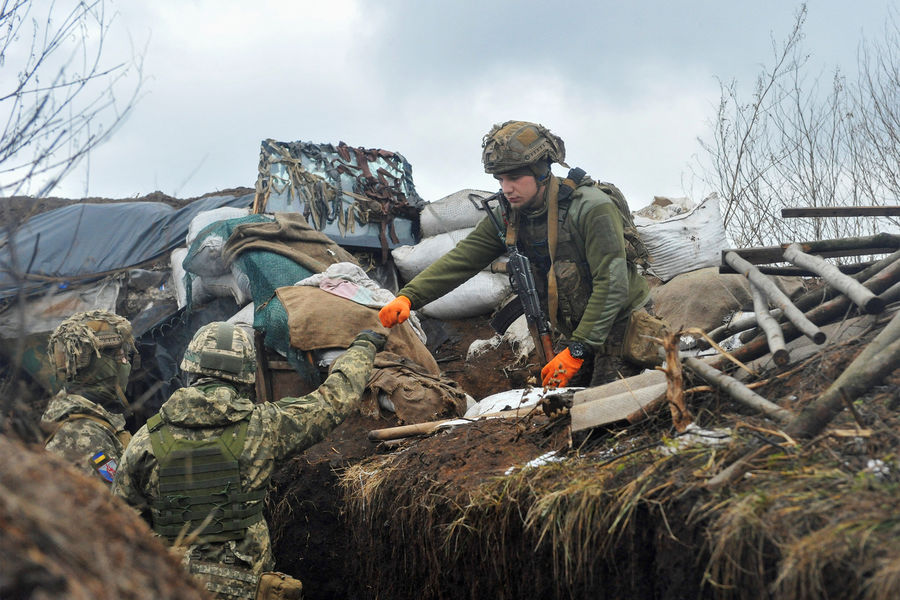 Украинские военнослужащие на линии разграничения в Донецкой области, 2022 год