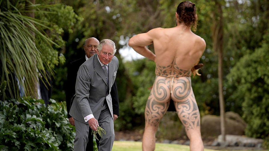 Воин маори приветствует принца Чарльза в&nbsp;Кайкуре
