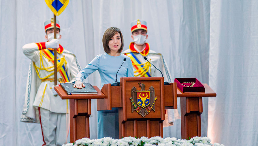 Избранный президент Молдавии Майя Санду во время церемонии инаугурации в&nbsp;Кишиневе, 24 декабря 2020 года