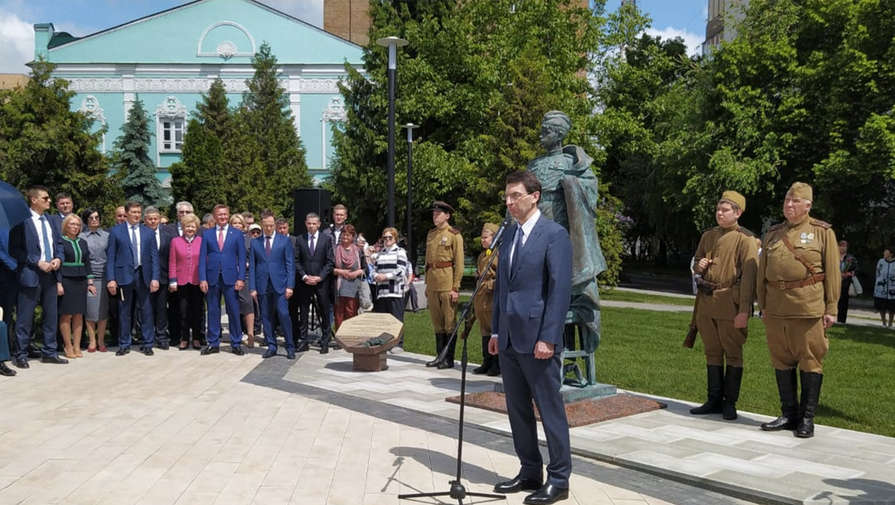 Памятник Сынам полков открыли в центре Курска