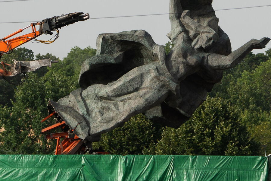 Снос памятника Освободителям Риги, 24&nbsp;августа 2022&nbsp;года 